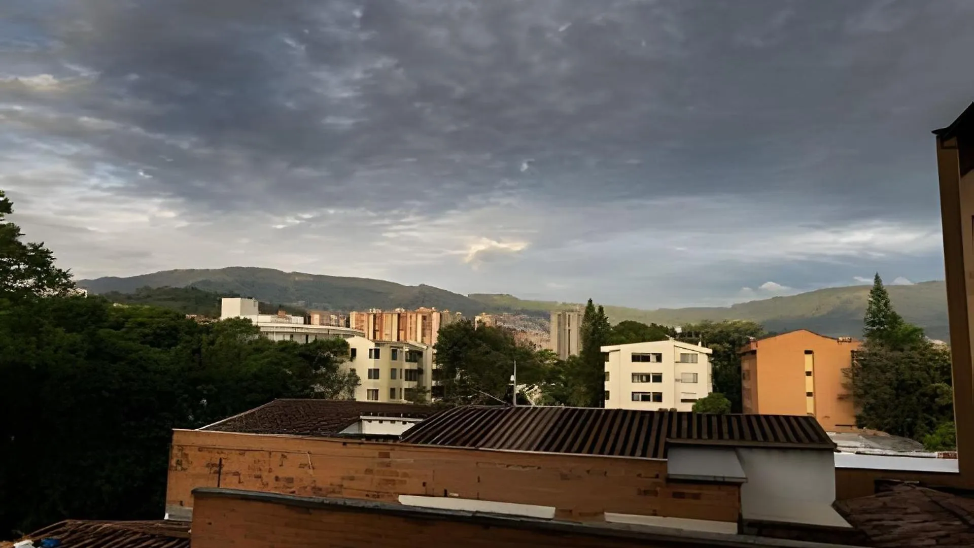 Laureles Amplio Fresco Acogedor 8 Personas Apartment Medellin Colombia