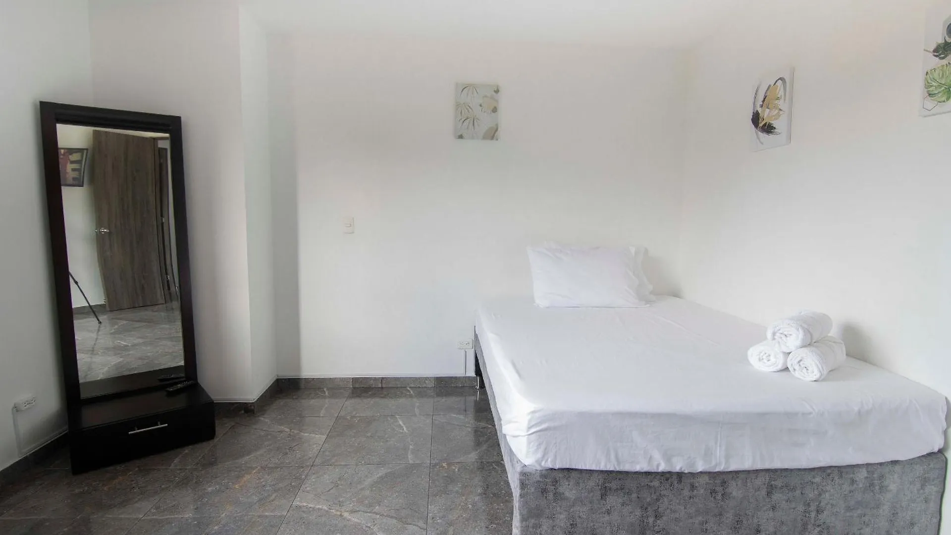 Laureles Amplio Fresco Acogedor 8 Personas Apartment Medellin