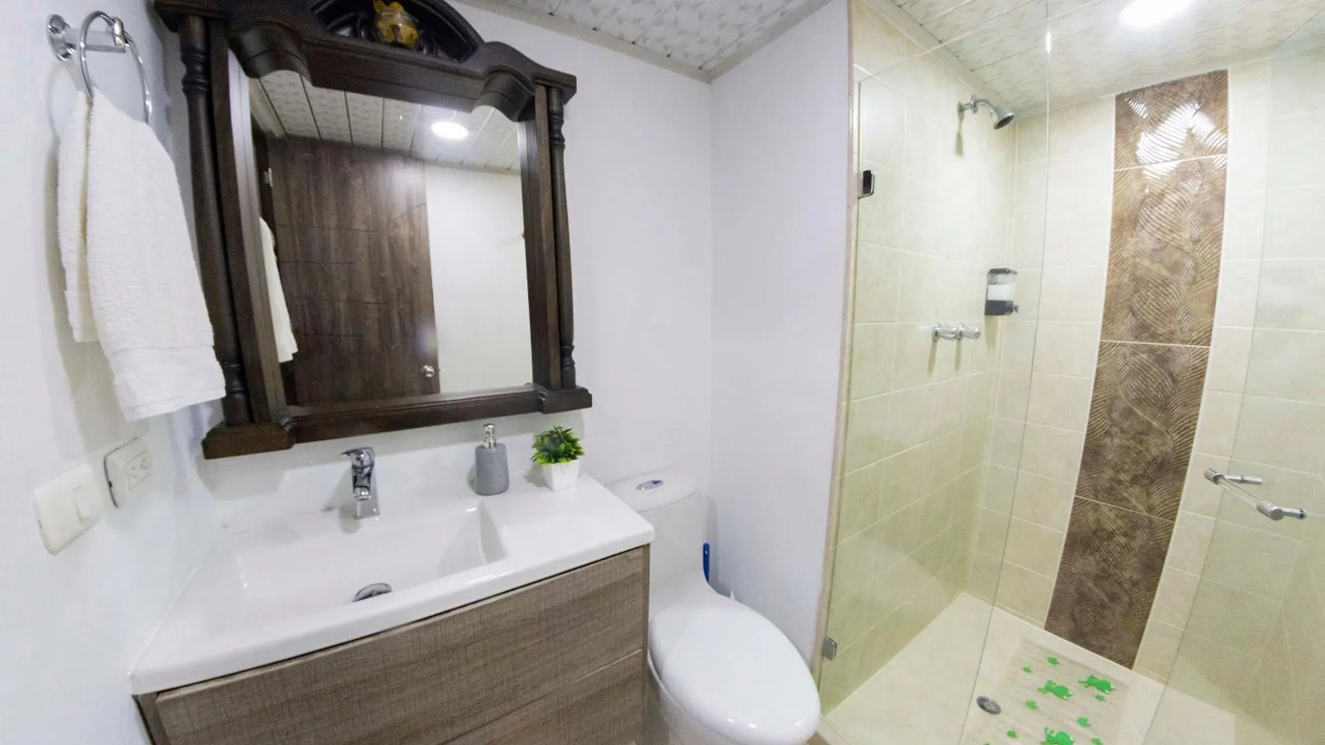 Laureles Amplio Fresco Acogedor 8 Personas Apartment Medellin Colombia